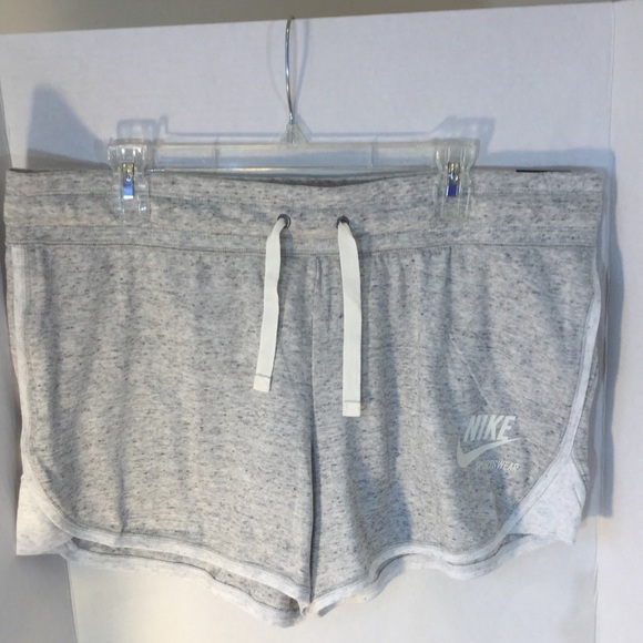 NWT NIKE SLIM FIT SPORTSWEAR HEATHER GRAY SHORTS SIZE - XL - Picture 3 of 11